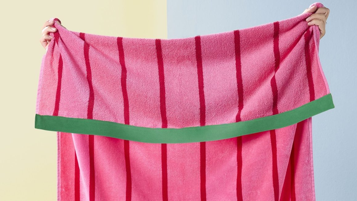 Serviette de plage rose