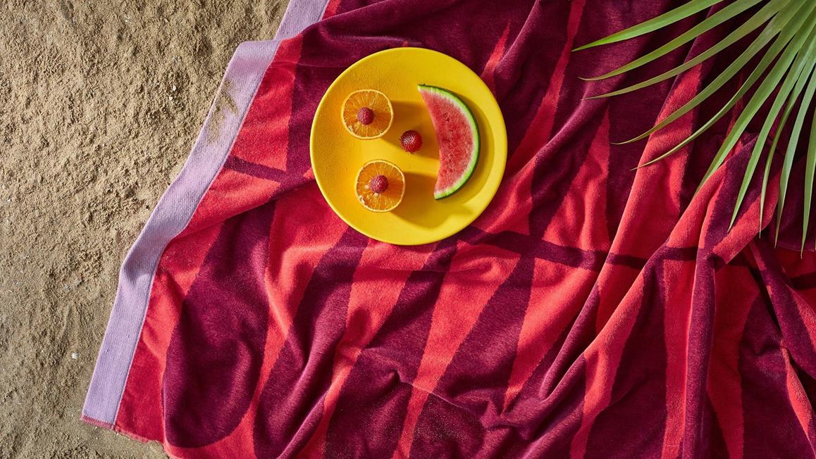 Serviette de plage rouge