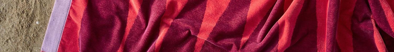 Serviettes de plage rouges