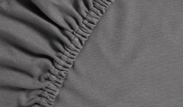 Notre large gamme de draps-housses se décline en une multitude de couleurs et de matières. Du drap-housse classique en coton blanc au drap-housse parfaitement adapté au surmatelas, en passant par le drap-housse tout doux en flanelle. Nos draps-housses sont disponibles en plusieurs tailles pour lit 1 personne, 2 personnes, queen size et king size.