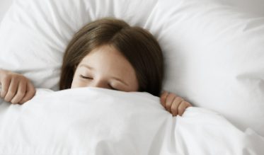 La marque suédoise Polydaun propose une vaste collection de couettes et d’oreillers. Que vous cherchiez un oreiller classique ou une couette anti-allergies, Polydaun mise sur l’innovation pour améliorer votre sommeil, tout en garantissant une production durable et responsable.