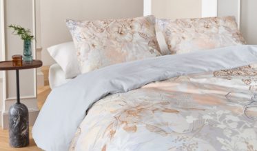 Succombez au confort et à la douceur de la housse de couette satin de coton ! Alliant élégance et qualité, elle procure une sensation de bien-être incomparable, tout en donnant un côté chic à votre literie.