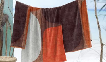 Les serviettes de plage Seahorse se distinguent le design tendance, la qualité et la douceur. Venez découvrir les divers modèles imprimés ou uni aux couleurs vibrantes, en différentes tailles et matières.