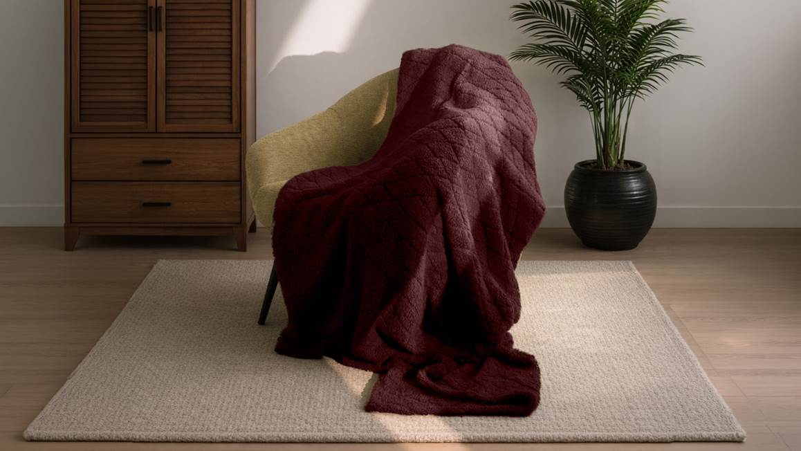 Unique Living Ezra plaid polaire