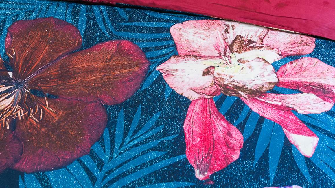 Kayori Morina housse de couette rouge