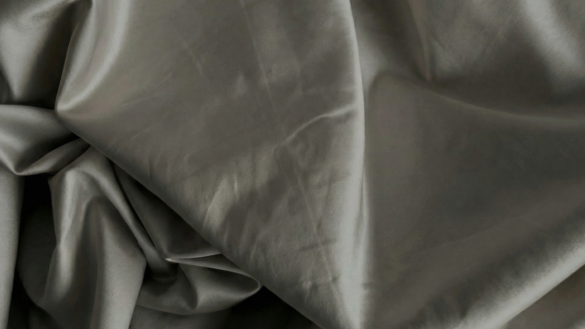 Kayori Saya drap-housse grand bonnet satin