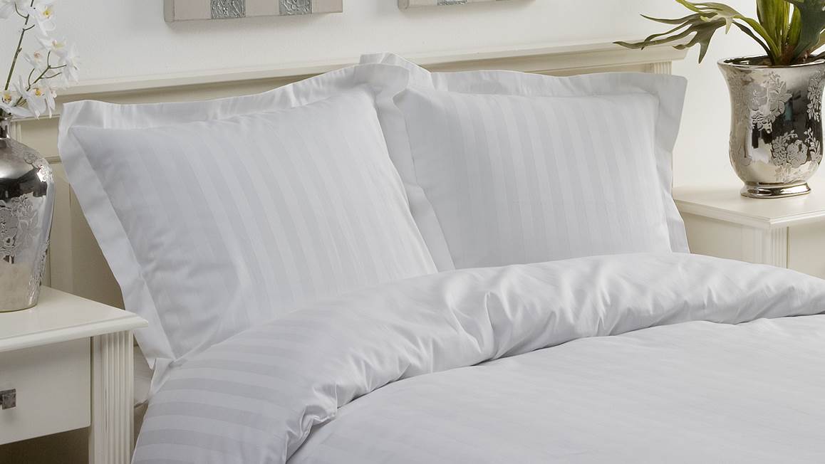 Papillon Uni Satin housse de couette