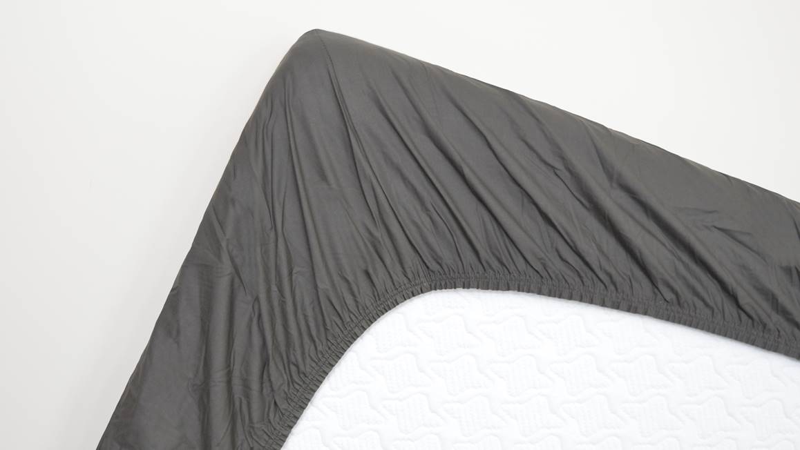 Snoozing drap-housse satin