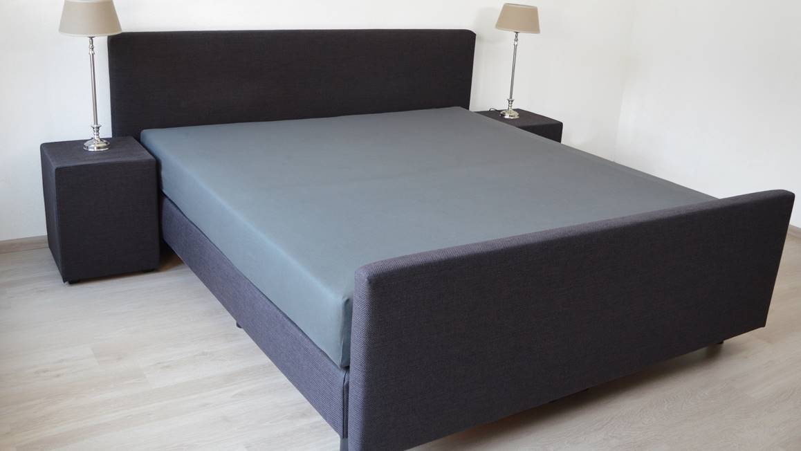 Snoozing drap-housse satin