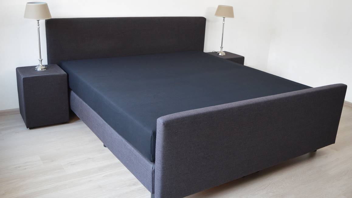 Snoozing drap-housse satin