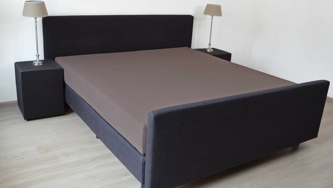 Snoozing drap-housse satin