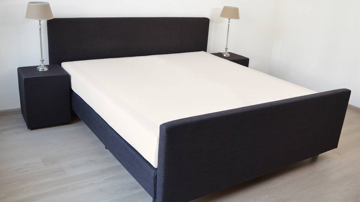 Snoozing drap-housse satin