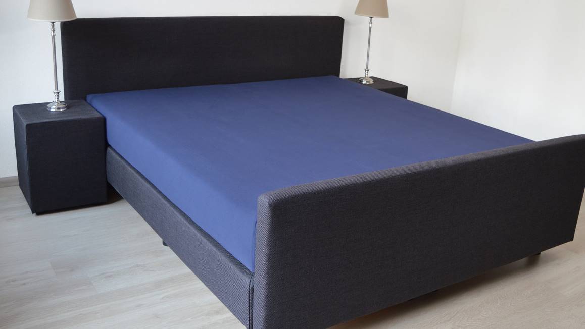 Snoozing drap-housse satin