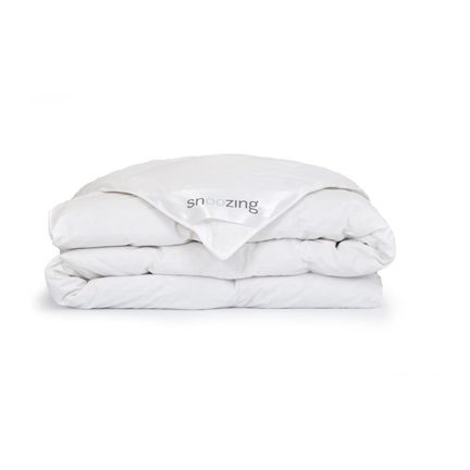 Snoozing Olympus couette duvet 